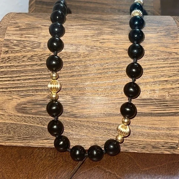 14KT Yellow Gold Beaded Station Black Onyx Beaded Necklace 34” Length - Picture 4 of 16